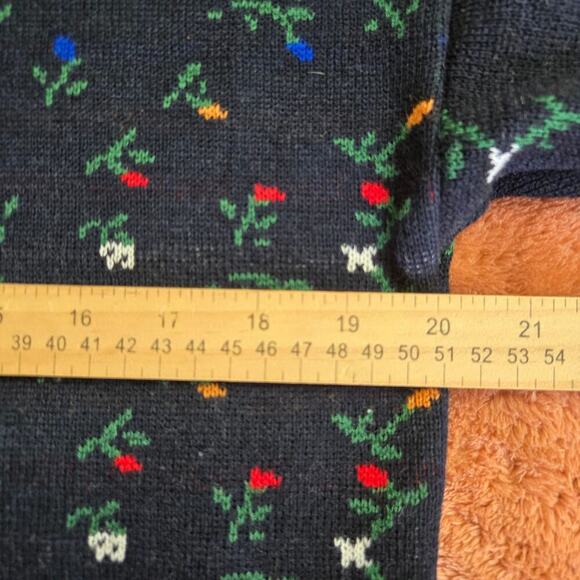 Victoria Jones Vintage 90s Women Floral Knit Sweater Size M(P) Cottage Bloomcore - Picture 9 of 10